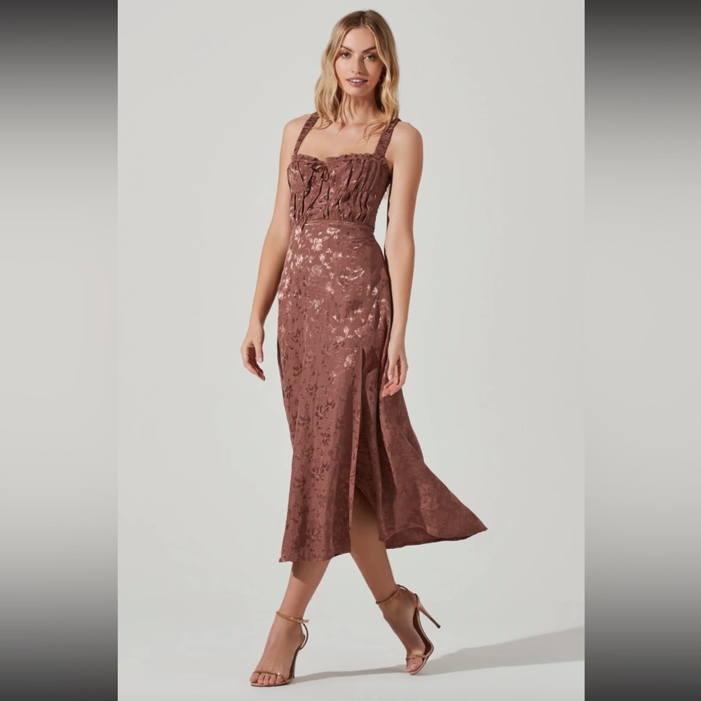 Astr Elsie Floral Jacquard Smocked Midi Dress